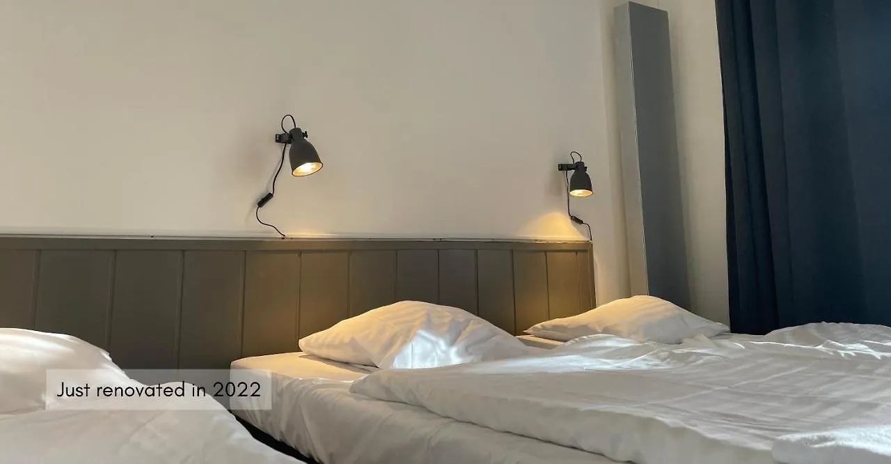 City Hotel Amsterdam 2*,
